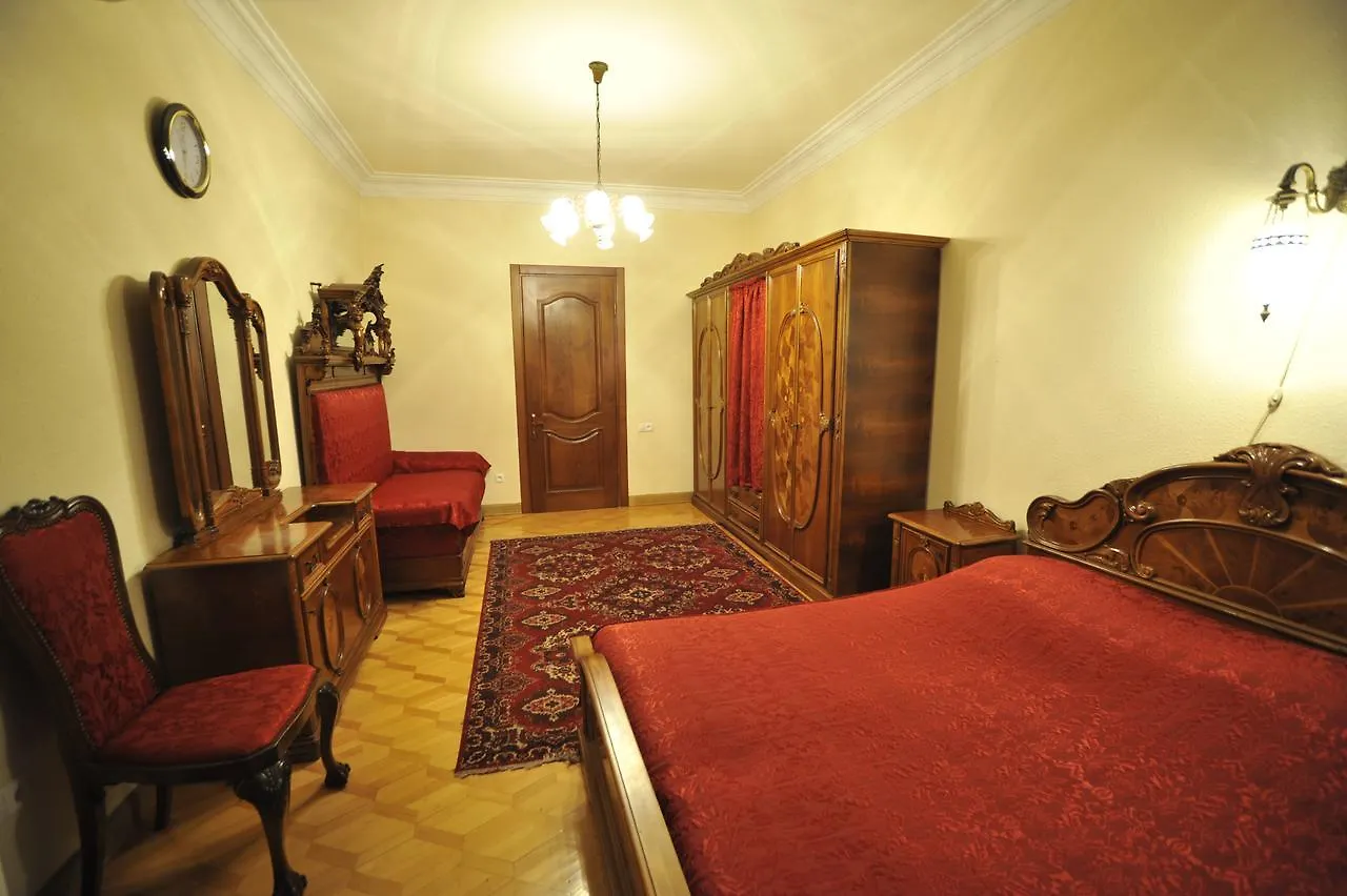 Apartment On Gia Chanturia Str 5 Tbilisi