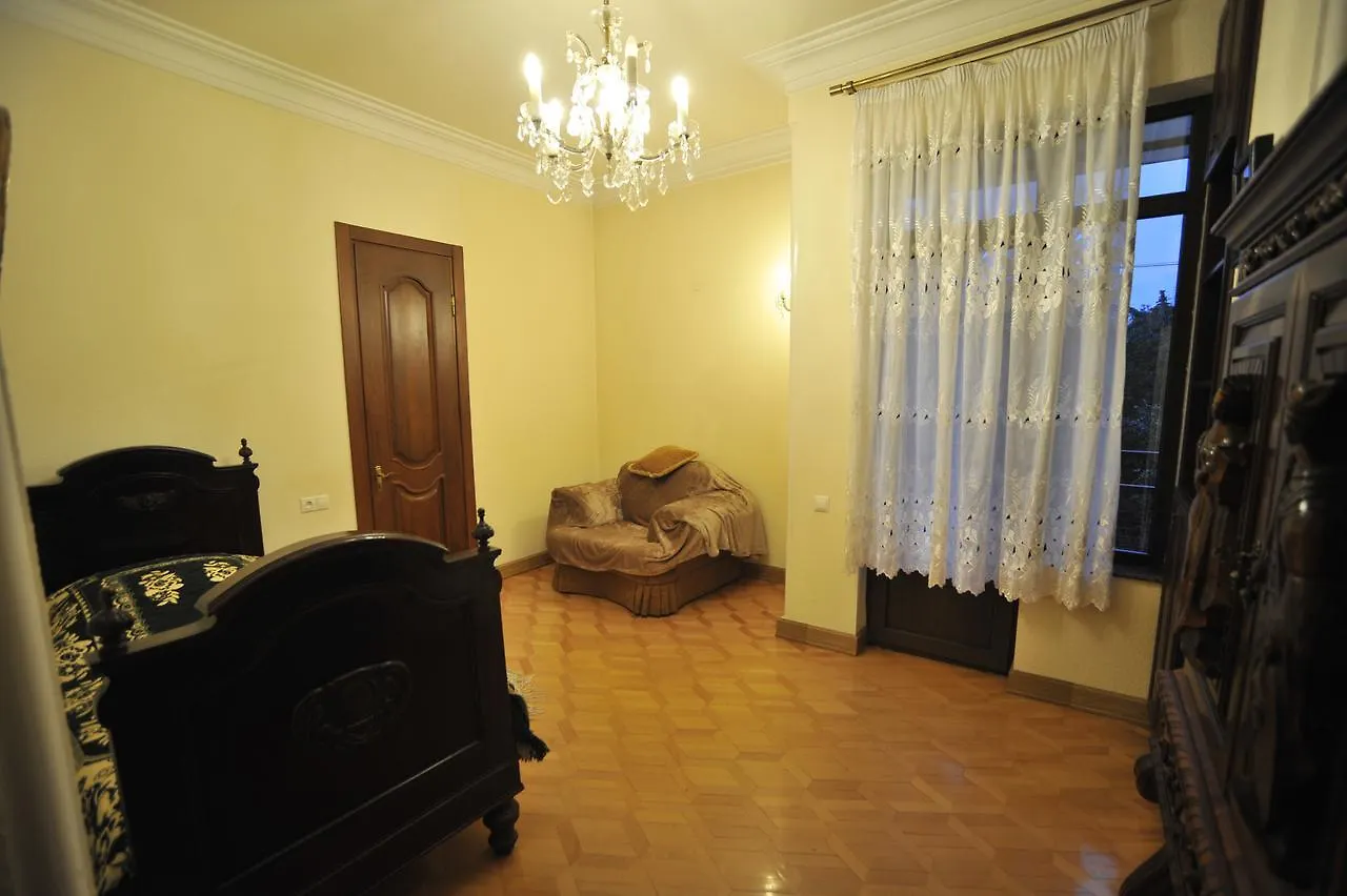 Apartment On Gia Chanturia Str 5 Tbilisi