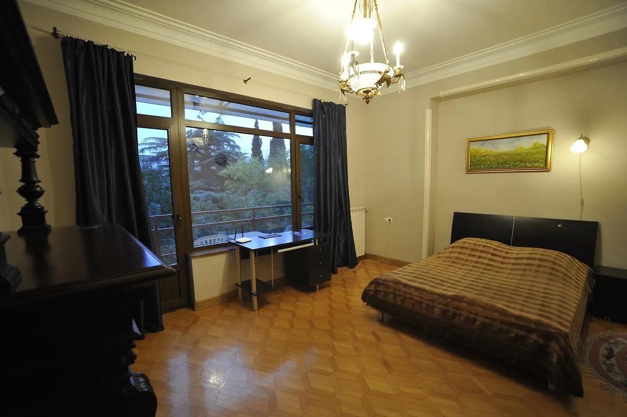 Apartment On Gia Chanturia Str 5 Tbilisi